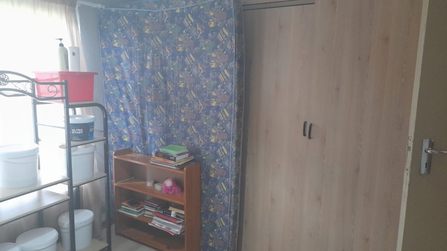 To Let 4 Bedroom Property for Rent in La Hoff North West